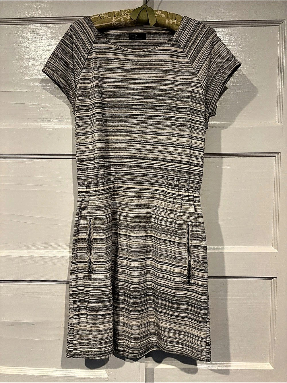 Gap Striped Dress in Gray & White Size Small